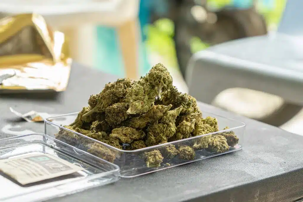 how much cannabis is half ounce